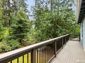 15822 34th Avenue NE, Lake Forest Park WA 98155