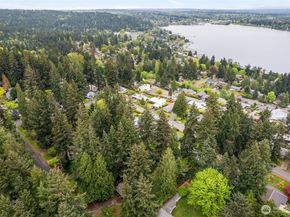 15822 34th Avenue NE, Lake Forest Park WA 98155