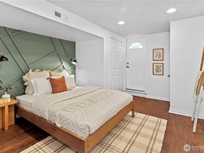 3844 30th Avenue W, Seattle WA 98199