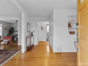 3844 30th Avenue W, Seattle WA 98199