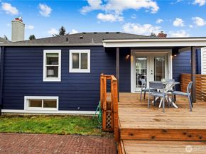 3844 30th Avenue W, Seattle WA 98199
