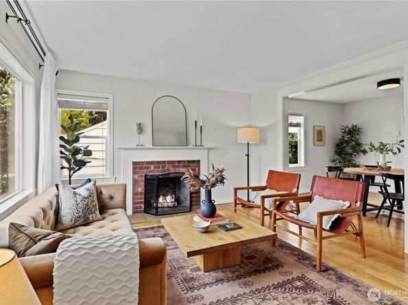 3844 30th Avenue W, Seattle WA 98199