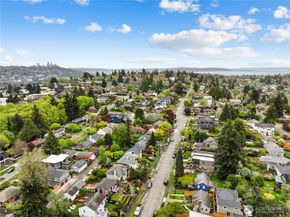 3844 30th Avenue W, Seattle WA 98199