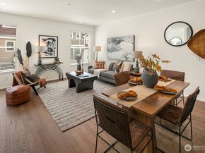 105 118th Avenue SE 3, Bellevue WA 98005