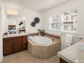 105 118th Avenue SE 3, Bellevue WA 98005