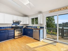 2490 Rocky Point Road NW, Bremerton WA 98312