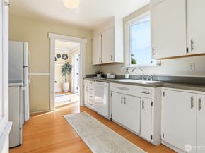 7015 2nd Avenue NW, Seattle WA 98117