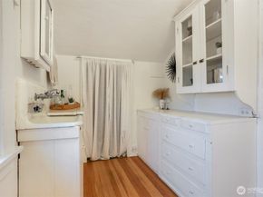 7015 2nd Avenue NW, Seattle WA 98117