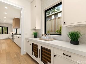 10630 SE 22nd Street, Bellevue WA 98004