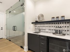 10630 SE 22nd Street, Bellevue WA 98004