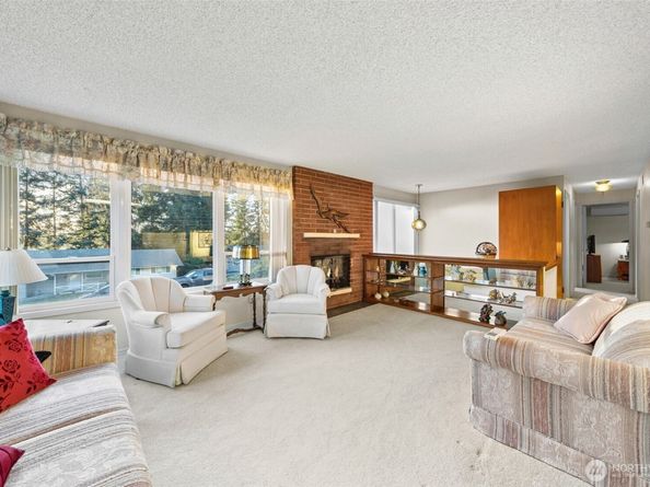 24 158th Place SE, Bellevue WA 98008