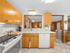 24 158th Place SE, Bellevue WA 98008