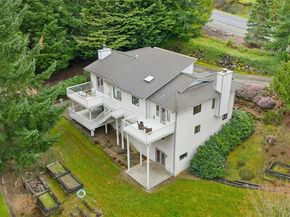 2420 Squak Mountain Loop SW, Issaquah WA 98027