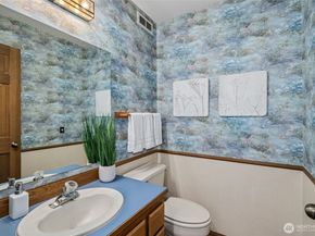 2420 Squak Mountain Loop SW, Issaquah WA 98027