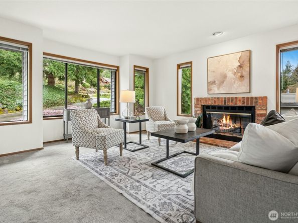 2420 Squak Mountain Loop SW, Issaquah WA 98027