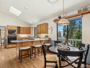 2420 Squak Mountain Loop SW, Issaquah WA 98027