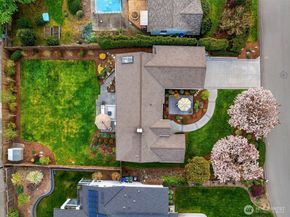 9359 Sunset Way, Bellevue WA 98004