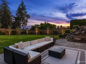9359 Sunset Way, Bellevue WA 98004