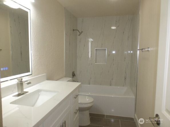 15721 NE 18TH Street D2, Bellevue WA 98008
