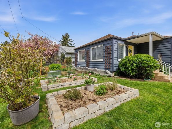 544 Whitworth Avenue S, Renton WA 98057