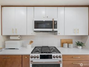 7508 30th Avenue SW, Seattle WA 98126