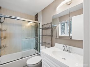 22427 82 Ave W, Edmonds WA 98026