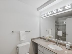 2040 13th Avenue W 13, Seattle WA 98119