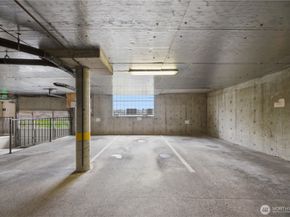 2040 13th Avenue W 13, Seattle WA 98119