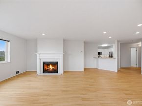 2040 13th Avenue W 13, Seattle WA 98119