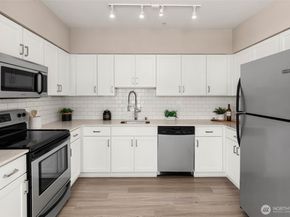 11415 Slater Avenue NE 206, Kirkland WA 98033