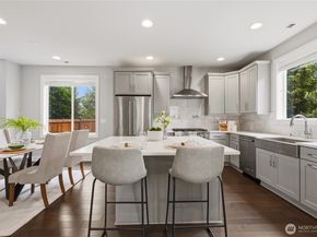 8215 NE 126th Drive, Kirkland WA 98034