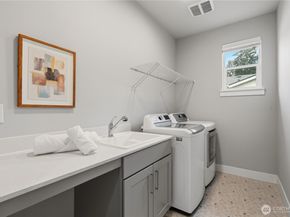 8215 NE 126th Drive, Kirkland WA 98034