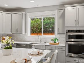 8215 NE 126th Drive, Kirkland WA 98034