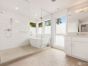 15021 73rd Court NE, Kenmore WA 98028
