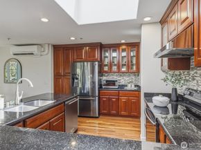 501 Kirkland Avenue 201, Kirkland WA 98033