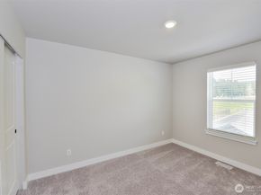 5878 NW Rhino Way, Bremerton WA 98312