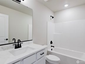 5878 NW Rhino Way, Bremerton WA 98312