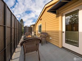 12011 9th Avenue NW 2, Seattle WA 98177