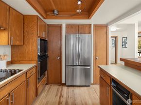 10622 184th Avenue NE, Redmond WA 98052
