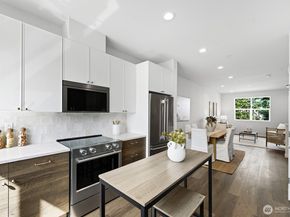 762 NW Holly Street, Issaquah WA 98027