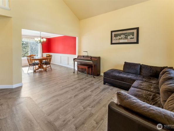 37815 21st Court S, Federal Way WA 98003