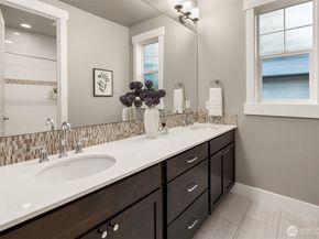 2005 105th Avenue NE, Bellevue WA 98004