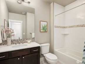 2005 105th Avenue NE, Bellevue WA 98004