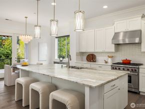 2005 105th Avenue NE, Bellevue WA 98004