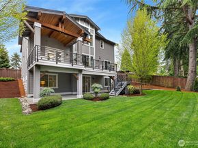 2005 105th Avenue NE, Bellevue WA 98004