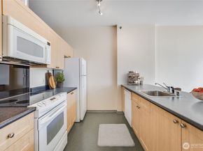 2717 Western Avenue 8020, Seattle WA 98121