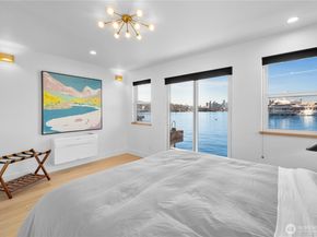 2309 N Northlake Way 13, Seattle WA 98107