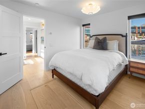 2309 N Northlake Way 13, Seattle WA 98107