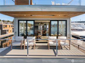 2309 N Northlake Way 13, Seattle WA 98107