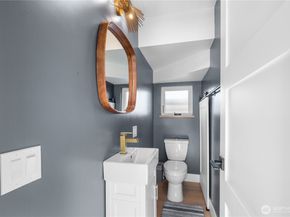 2309 N Northlake Way 13, Seattle WA 98107